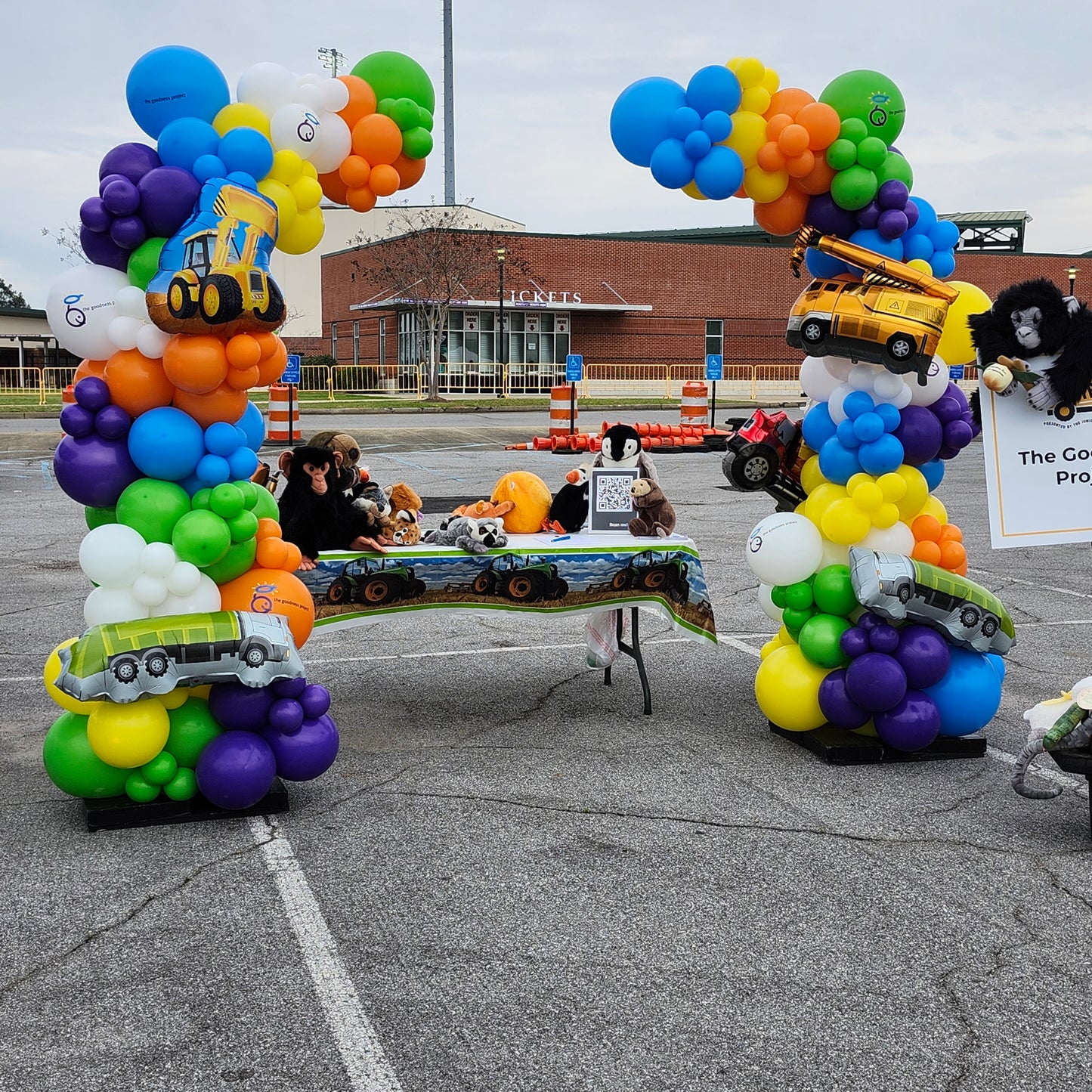 Freestanding Half Arch