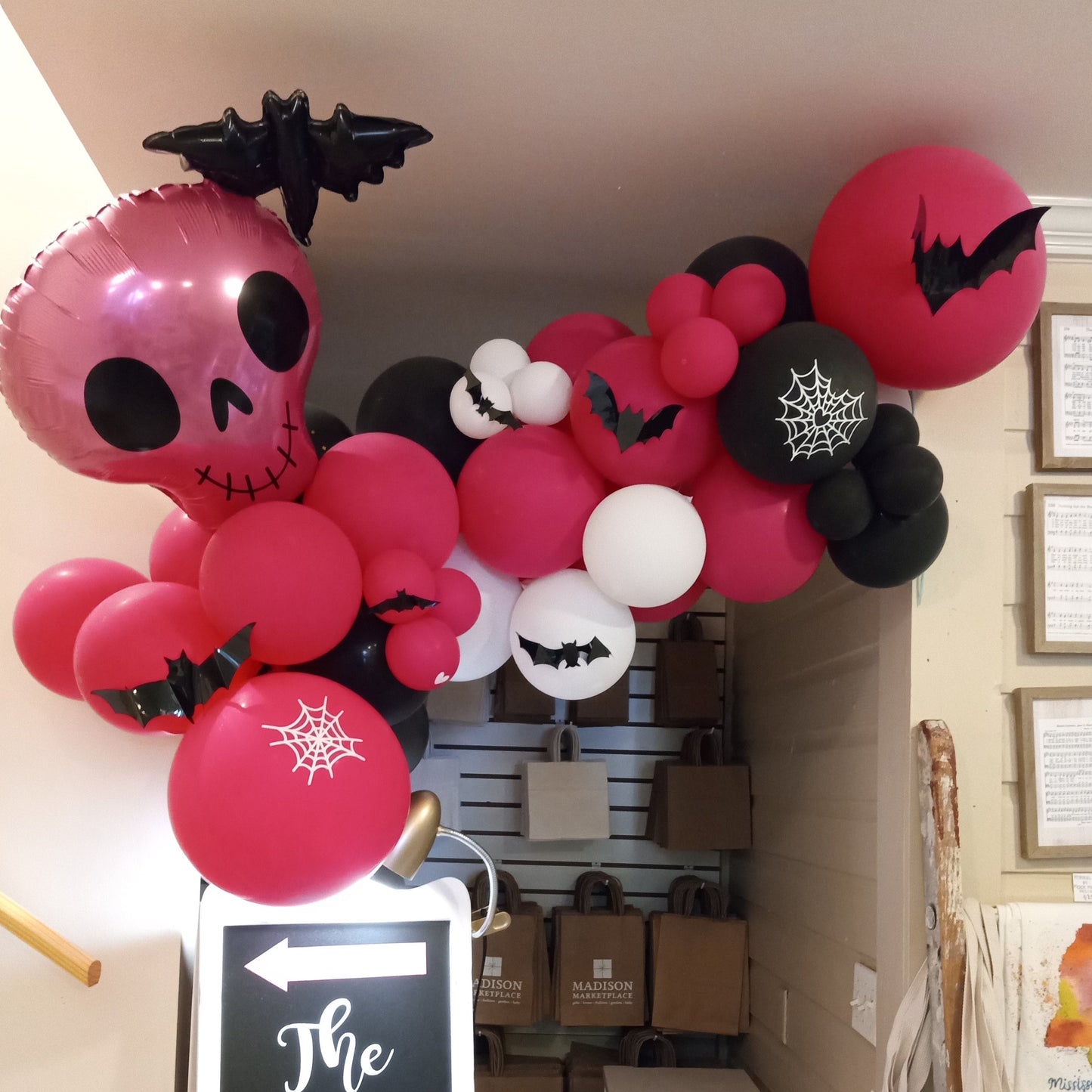 Spooky Chic Garland
