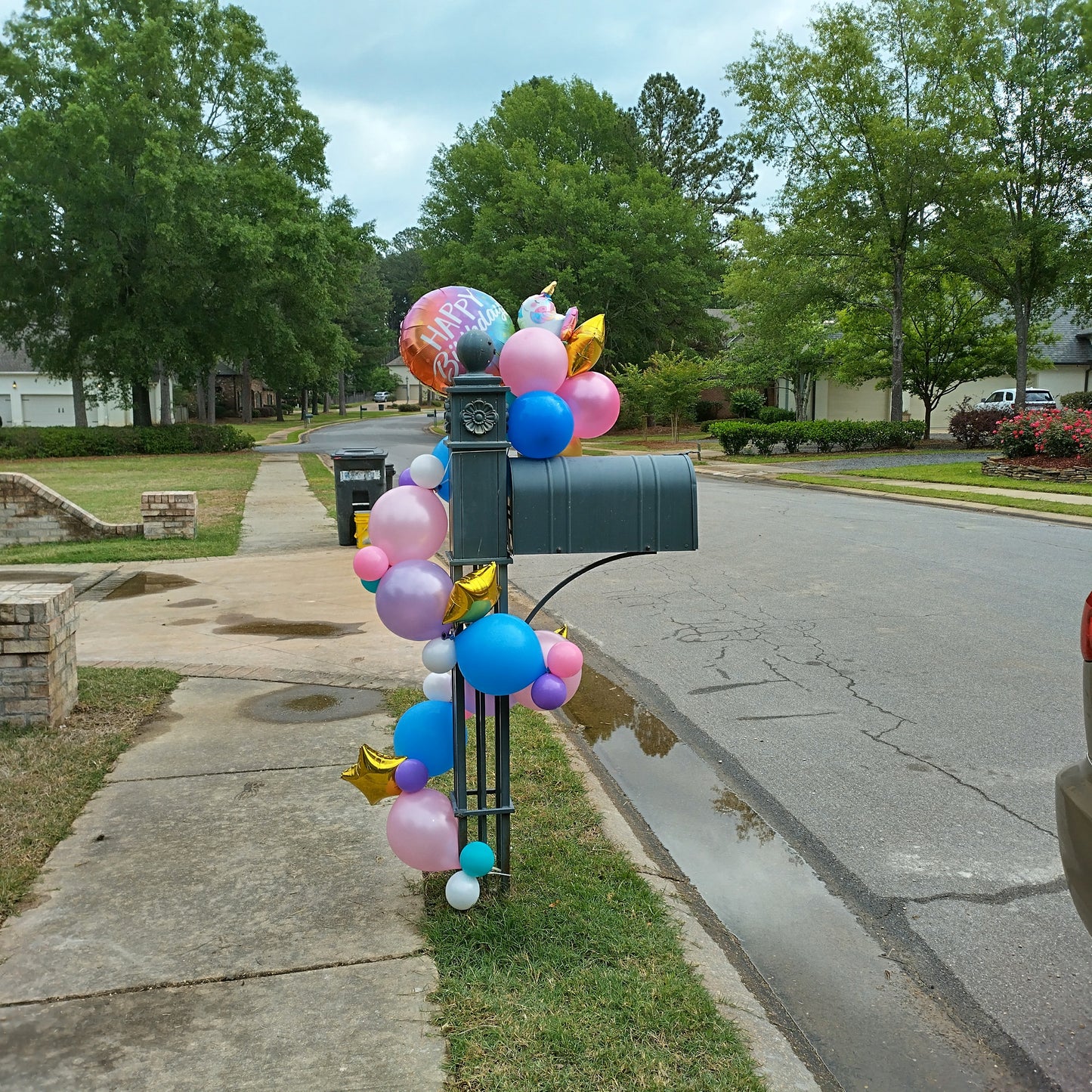 Deluxe Mailbox Swirl