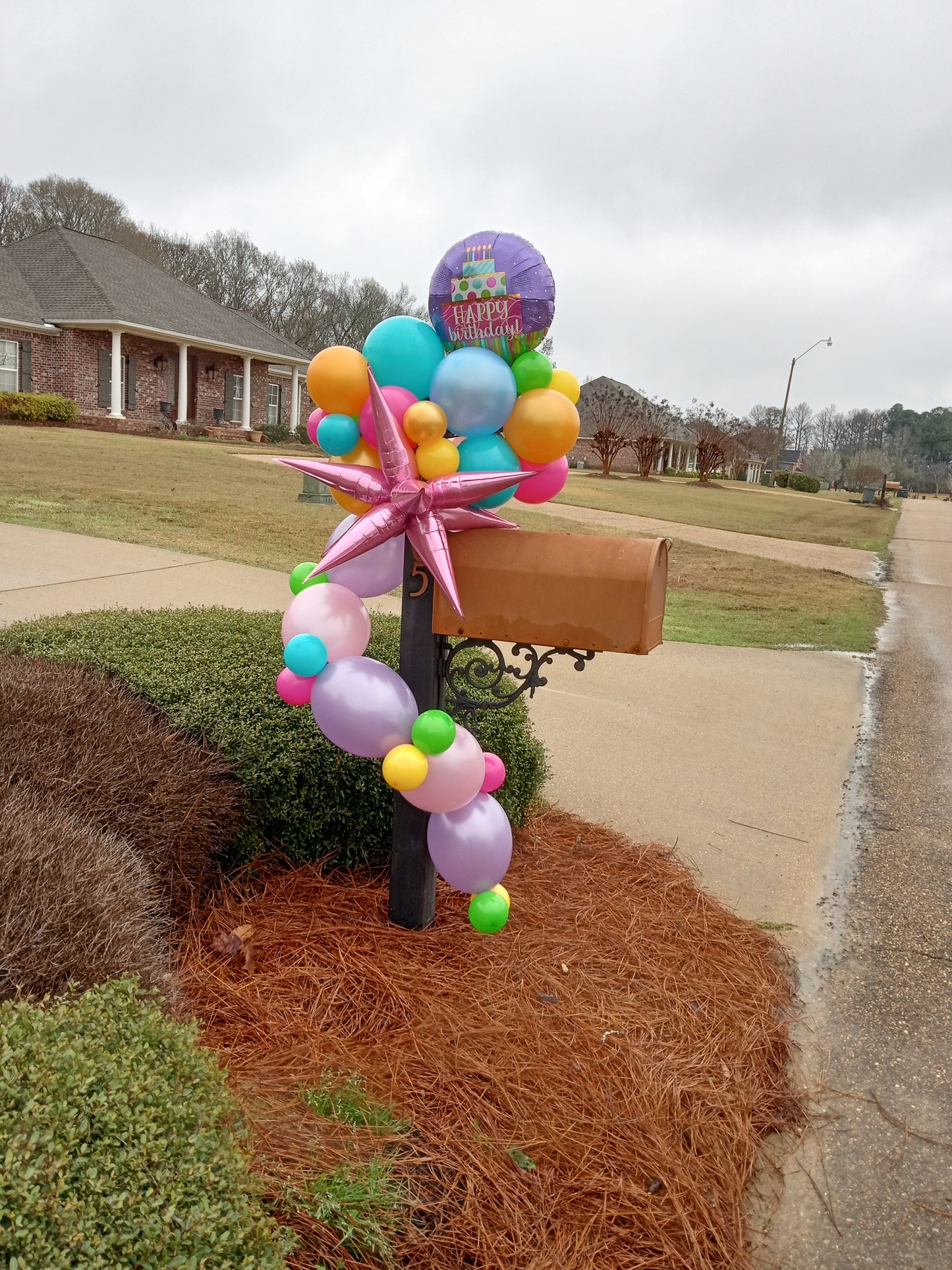 Deluxe Mailbox Swirl