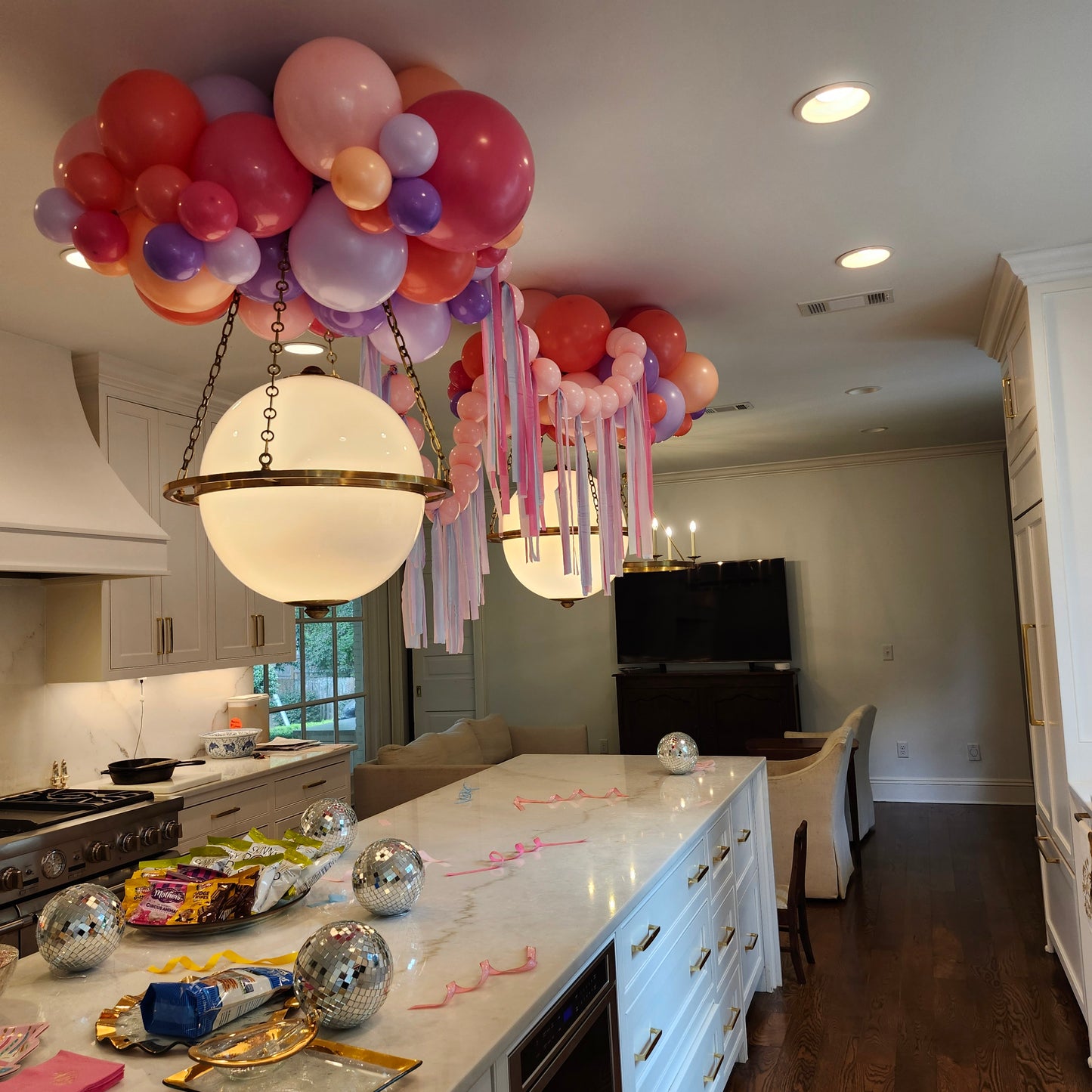 Luxe Over-the-Island Balloon Clouds