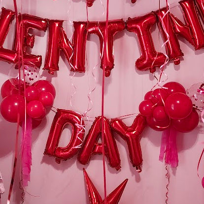 Set of 2 Valentine's Wall Accents