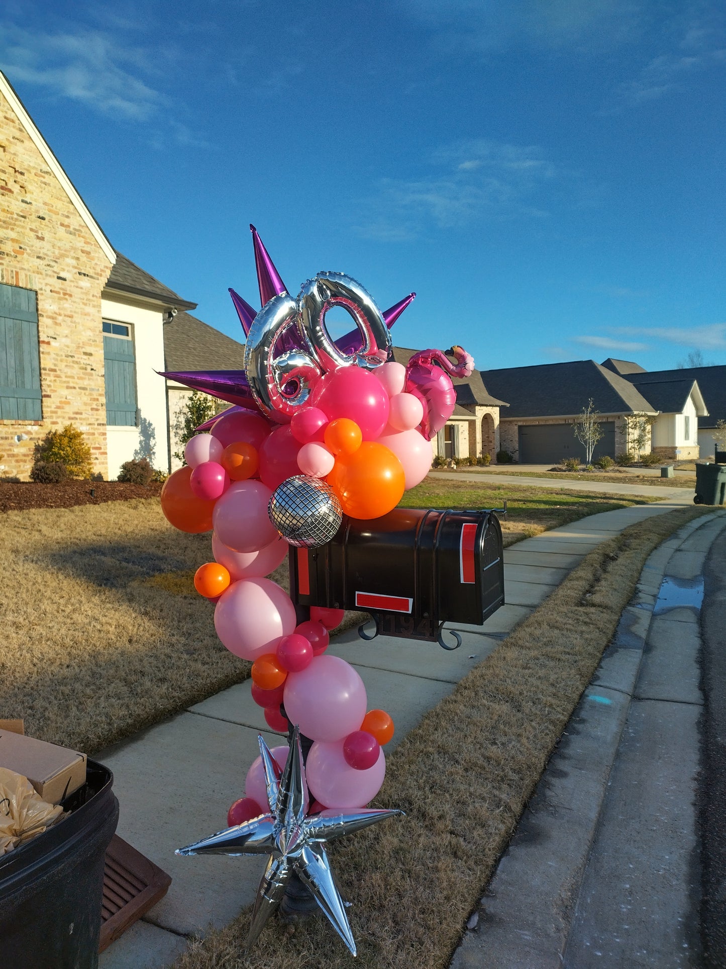 Deluxe Mailbox Swirl